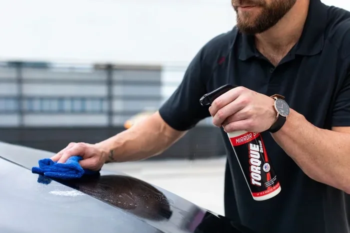 When to Replace Waxing a Car for a Perfect Showroom Shine