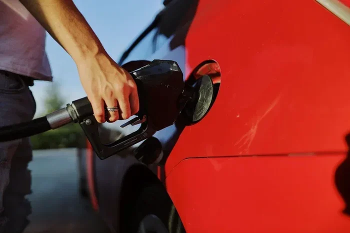 How Big Is the Gas Tank in an Altima and How Far It Goes